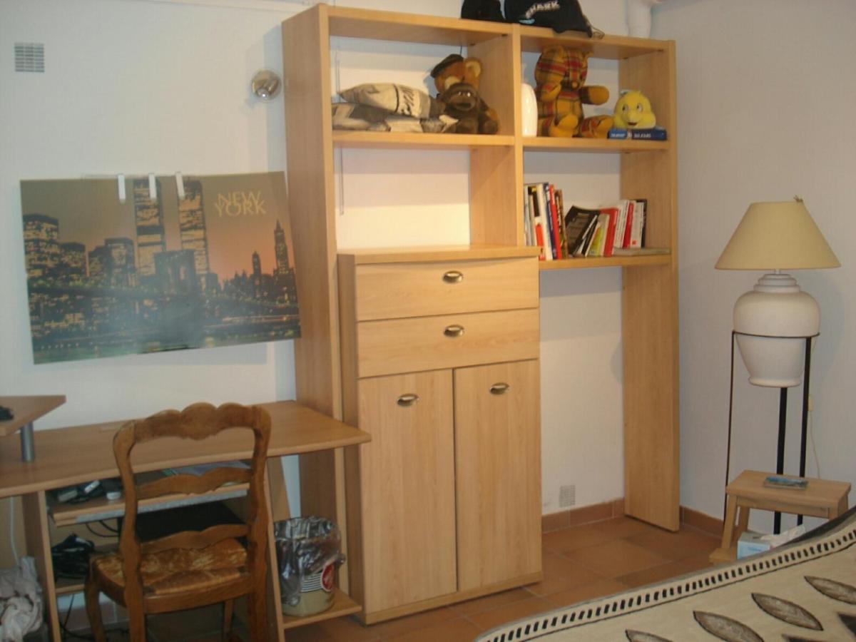 Appartement En Sous Sol De Villa Avec Acces Jardin Et Piscine Marseille Eksteriør billede